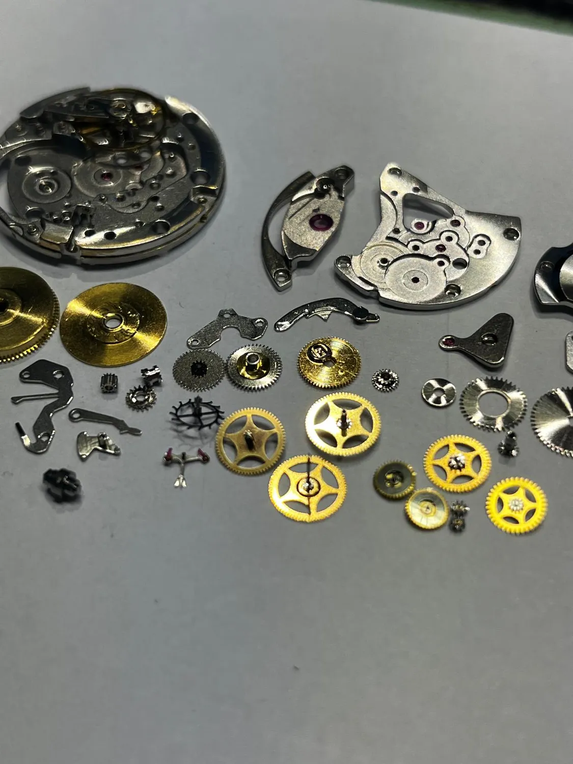Certina DS-2 Automatikwerk, zerlegt zur Revision – Atelier Hellmüller, Eglisau