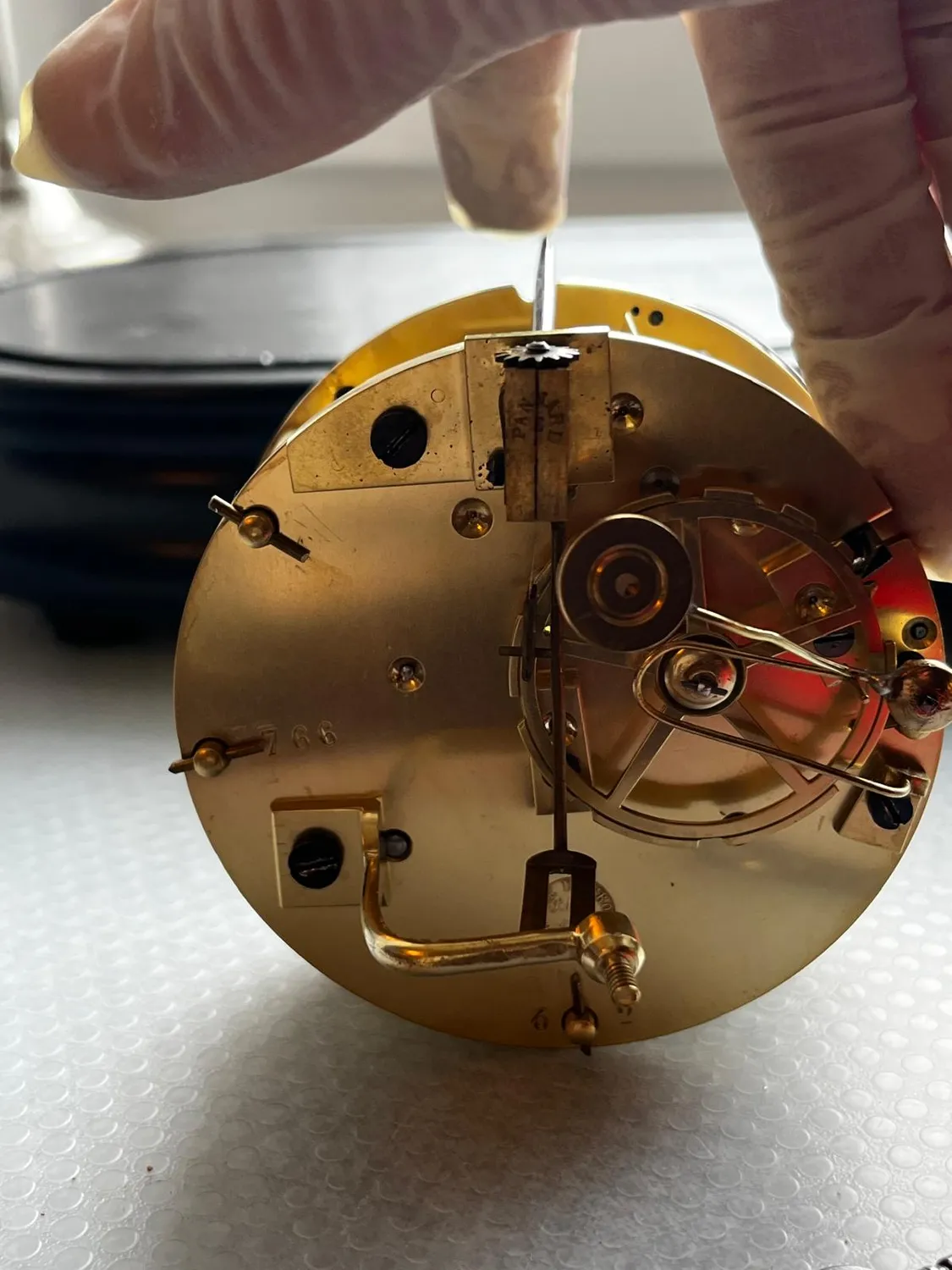 Pariser Kaminuhrwerk (französisches Pendulenwerk) nach der Revision – Atelier Hellmüller, Eglisau