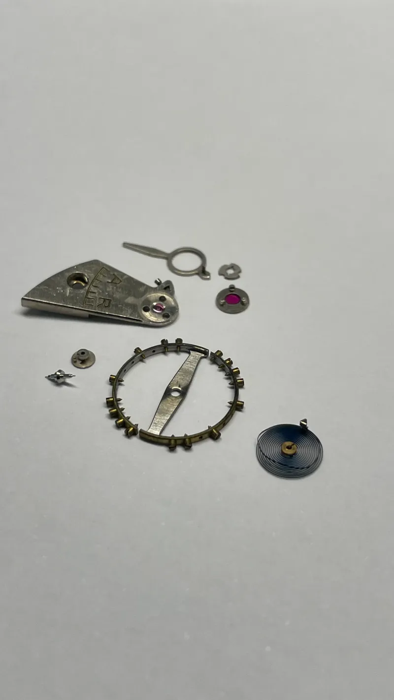 Uhrenreparatur Rolex und Omega in Eglisau - mechanisches Uhrwerk